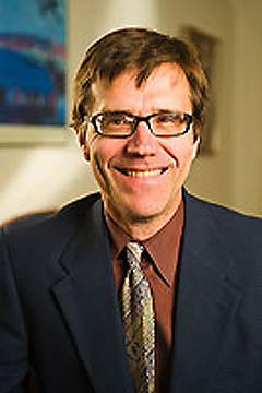 headshot of professor daniel vincent